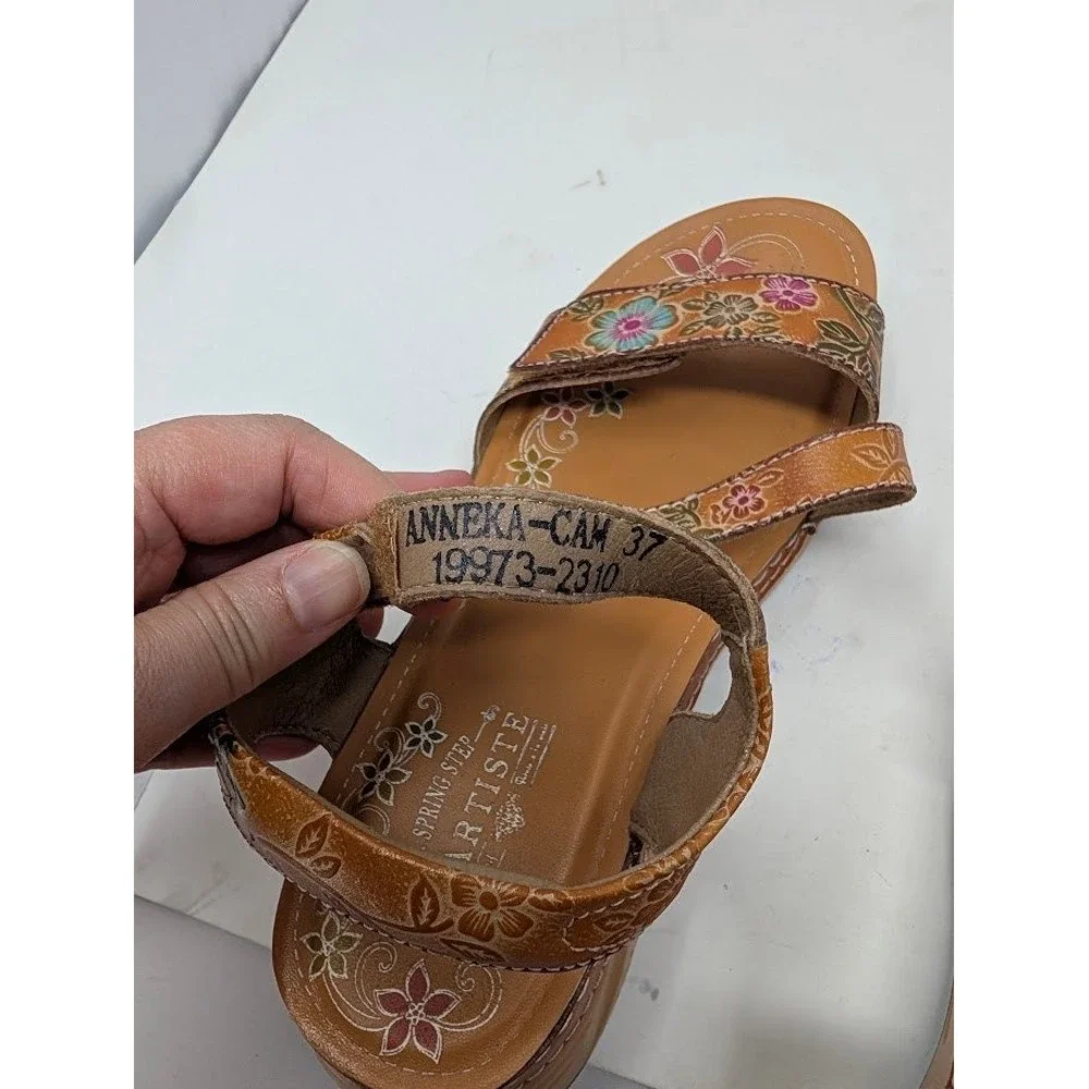 L'Artiste by Spring Step Sweetened Leather Sandals Brown Floral Wedge sz 37 US 7